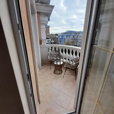 2 In Luxury Complex Sunny דירה